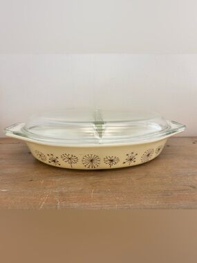 Vintage 1959 Pyrex dandelion duet divided casserole dish, 12.5 inches long